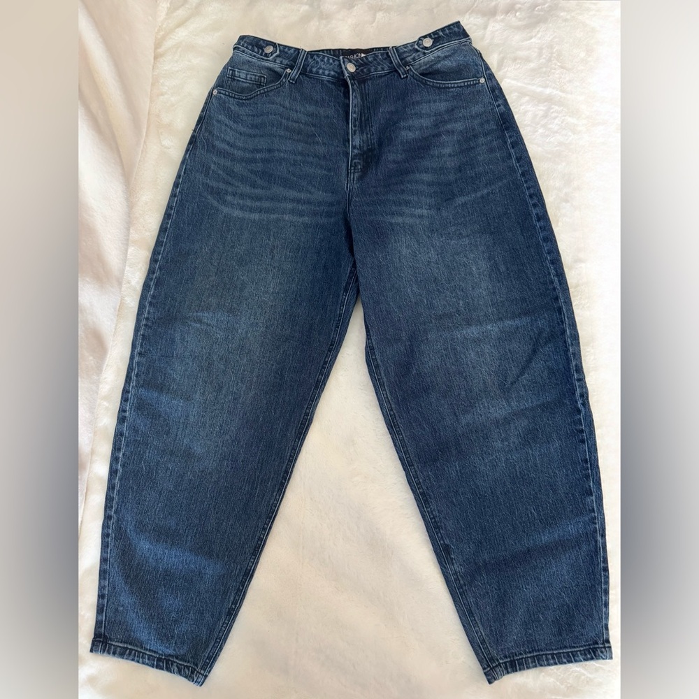 Fashion Nova ‘For the Record Stretch Taper Leg Jeans’, Blue- size 15 - Picture 2 of 16